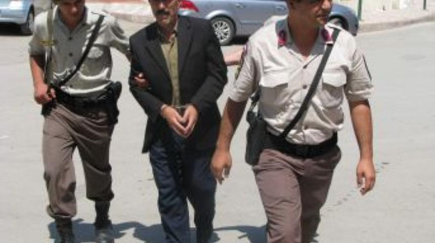 Eski eşini ve kocasını &ouml;ld&uuml;ren cinayet zanlısı tutuklandı