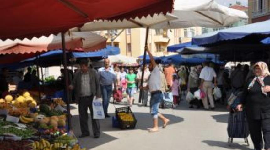 Halk yeni pazara alıştı