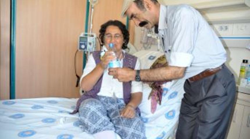 &lsquo;Torunlarını ziyarete g&ouml;t&uuml;receğim&rsquo; dedi, eşine b&ouml;brek nakli yaptırdı