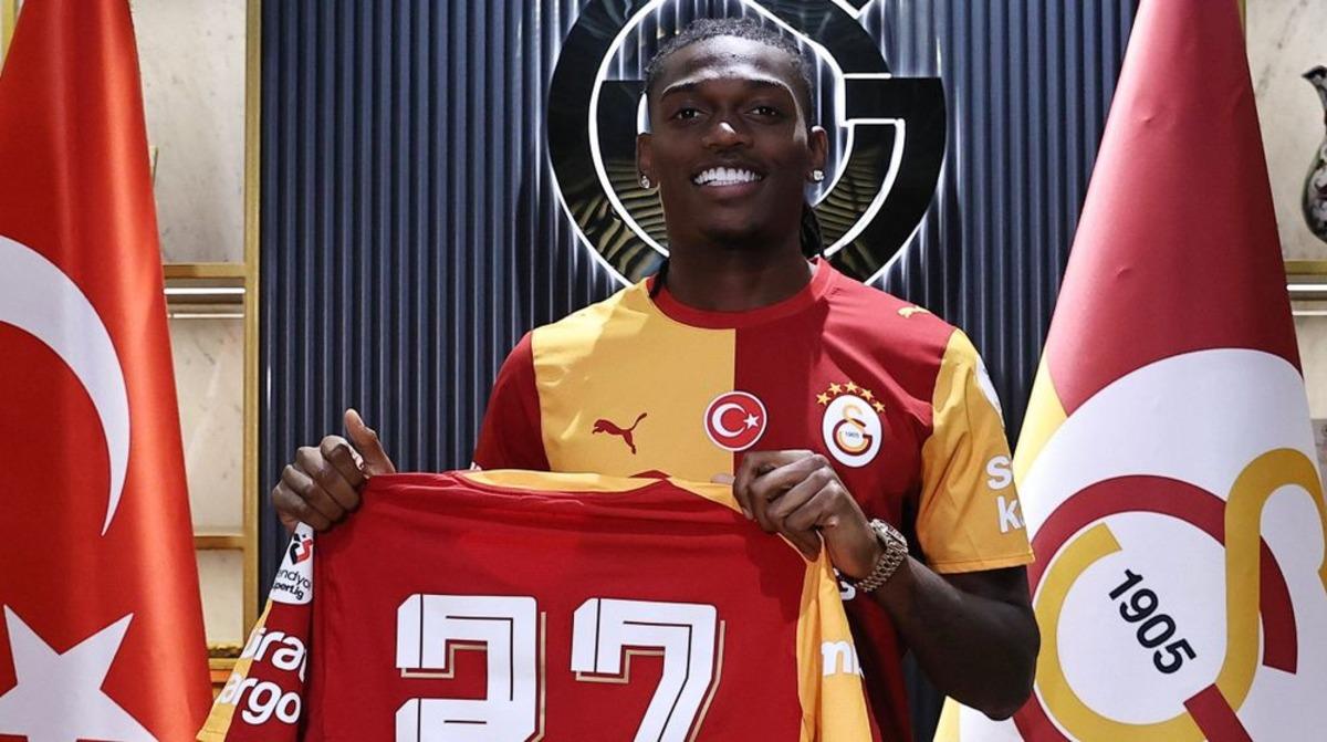 Dev maça saatler kala karar! Osimhen in yerine o isim sahaya: İşte Okan Buruk un 11 i 2