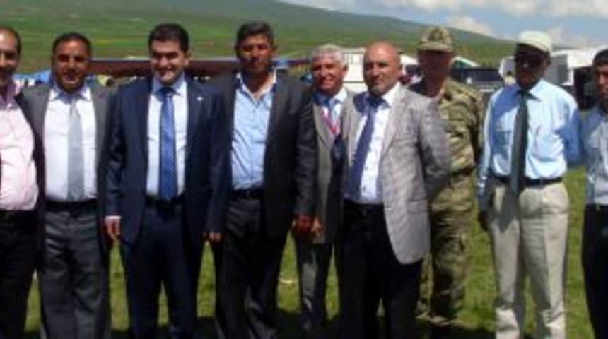 Ho&ccedil;van Şenliği coşkulu ge&ccedil;ti