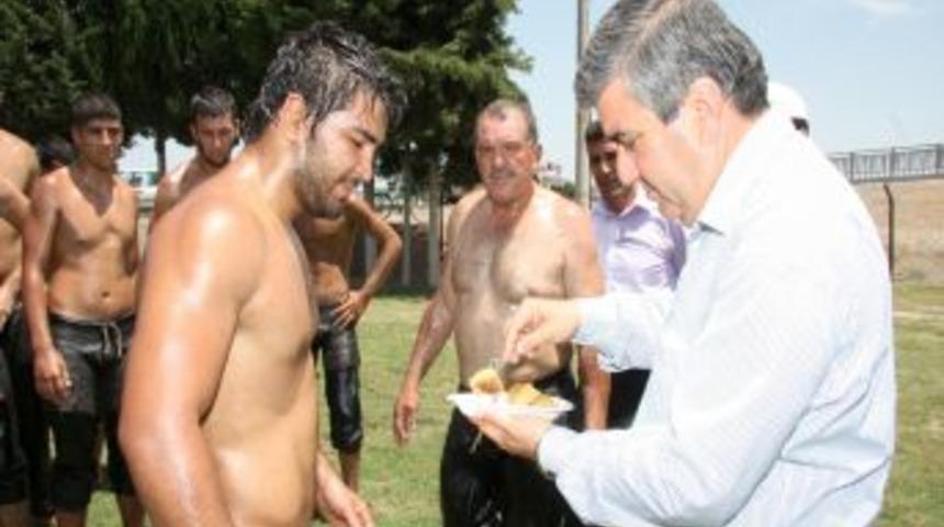 D&ouml;şemealtılı pehlivanlar, Kırpınar&rsquo;a iddialı hazırlanıyor