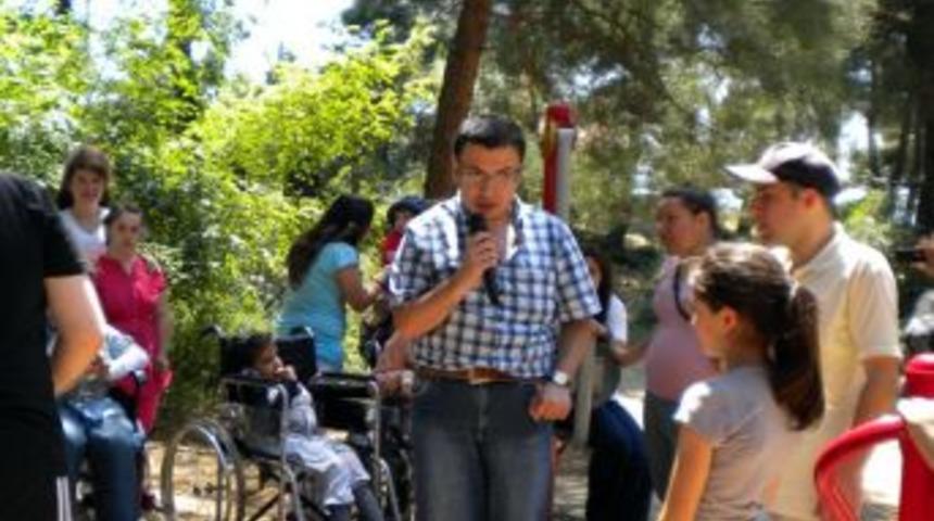 Engelliler OBAM'ın yaz pikniğinde stres attı