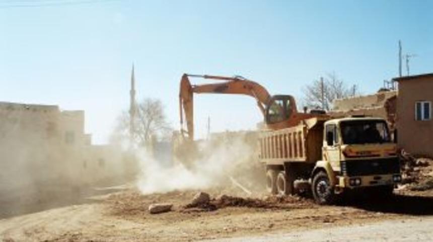 Gaziantep İl &Ouml;zel İdaresi 40 k&ouml;yde enkaz temizliği yaptı