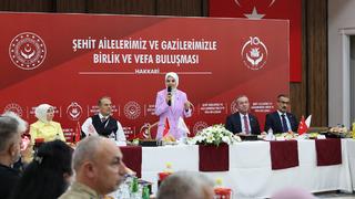 Bakan Göktaş, Hakkari’de şehit aileleri ve gazilerle vefa buluşmasında bir araya geldi
