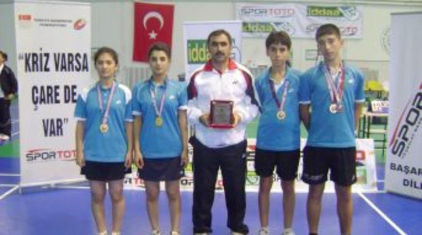 Badminton Milli Takımı'na Erzincan&rsquo;dan iki sporcu gidiyor