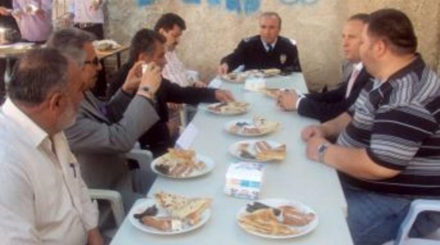 Sarıkaya G&ouml;n&uuml;l Bağı Derneği'nden ihtiya&ccedil; sahibi &ouml;ğrenciler yararına kermes