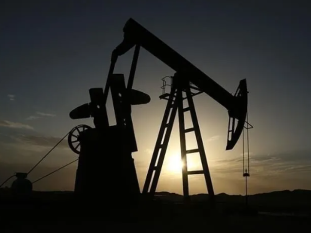 Brent petrol&uuml;n varili 99,49 dolardan işlem g&ouml;r&uuml;yor