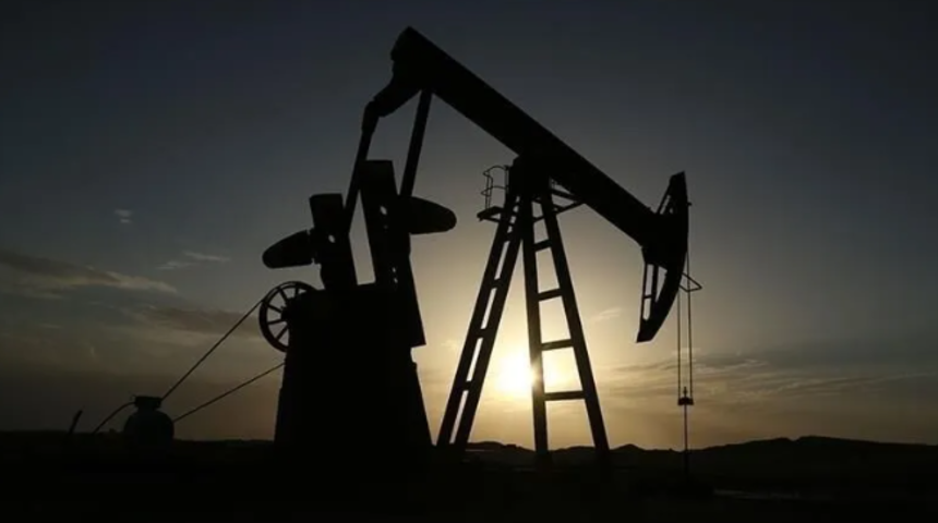 Brent petrol&uuml;n varili 99,49 dolardan işlem g&ouml;r&uuml;yor