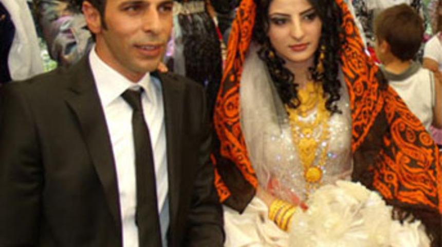 Geline 14 kilo altın takıldı