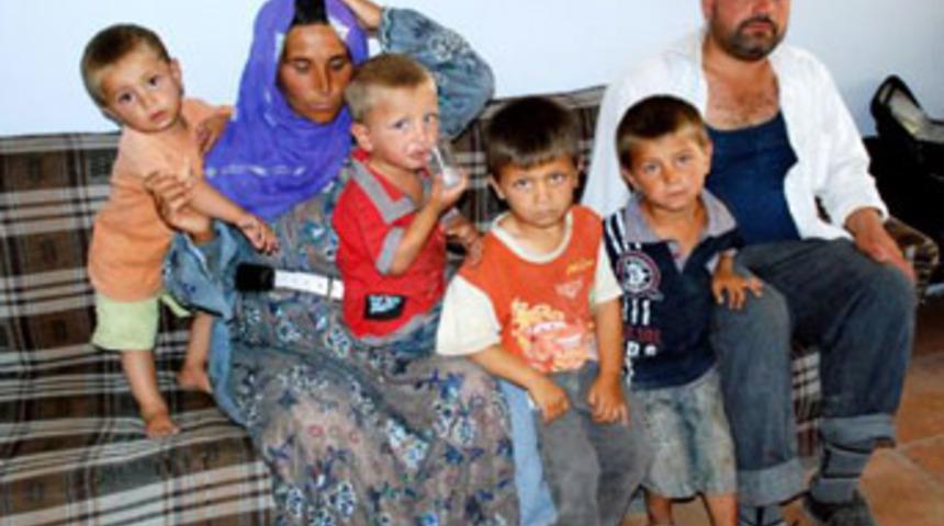 Kardeşi ve hamile eşini zincirle d&ouml;vd&uuml;