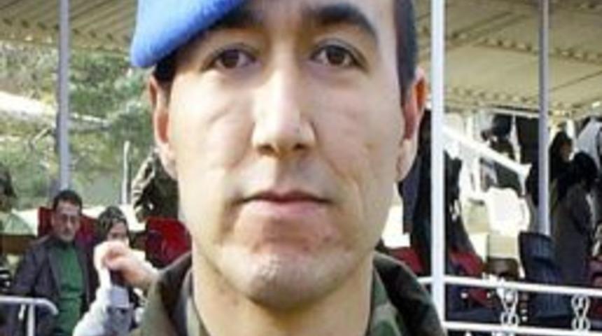 Odasında &ouml;l&uuml; bulunan asteğmenin ailesi, oğullarının intihar ettiğine inanmıyor