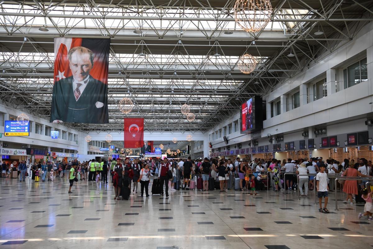 Yılın ilk 8 ayında 167 milyon yolcu hava yolu ile seyahat etti 2