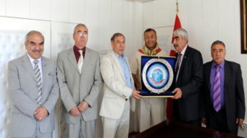 Vali &Ccedil;ift&ccedil;i'ye teşekk&uuml;r ziyareti