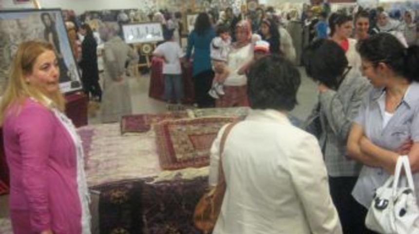 Paland&ouml;ken Halk Eğitimi Merkezi yıl sonu sergisi a&ccedil;tı