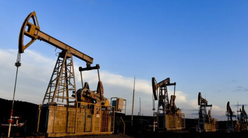 Petrol fiyatları jeopolitik gerilimlerin etkisiyle 100 doları aştı