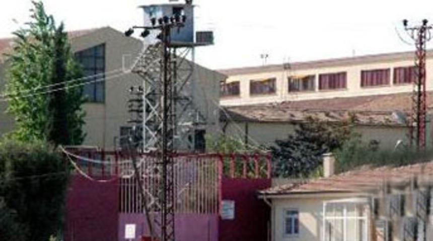 Aydın'da Cezaevi'nden 2 mahkum firar etti