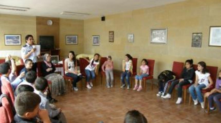 Polis &ccedil;ocukları yaz kampında dinlenecek