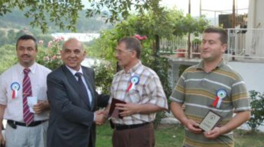 Dursunbeyli İş Adamı Sağlık &Ccedil;alışanları İle