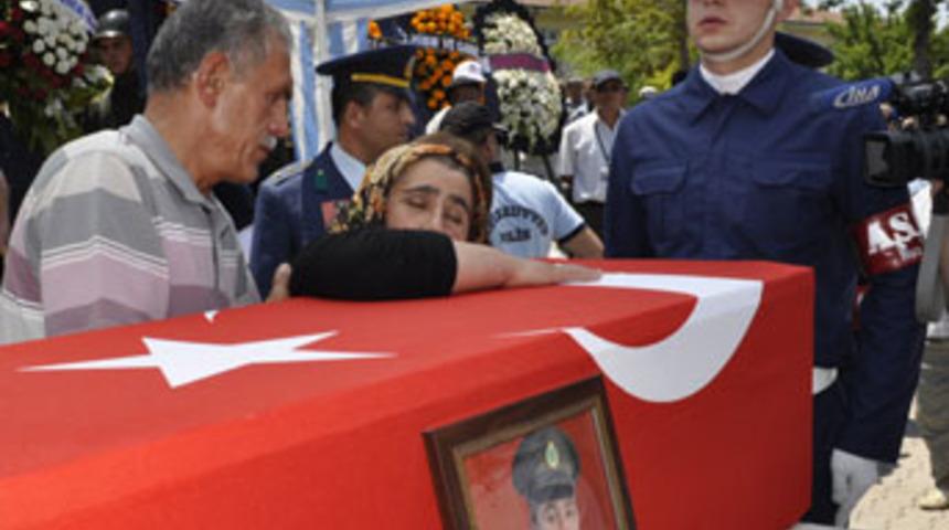 'K&uuml;st&uuml;m sana, neden kalkmıyorsun'