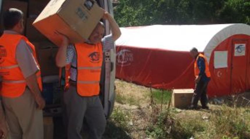 Kimse Yok Mu Balıkesir Şubesi depremzedelere gıda ve giyim desteği verdi