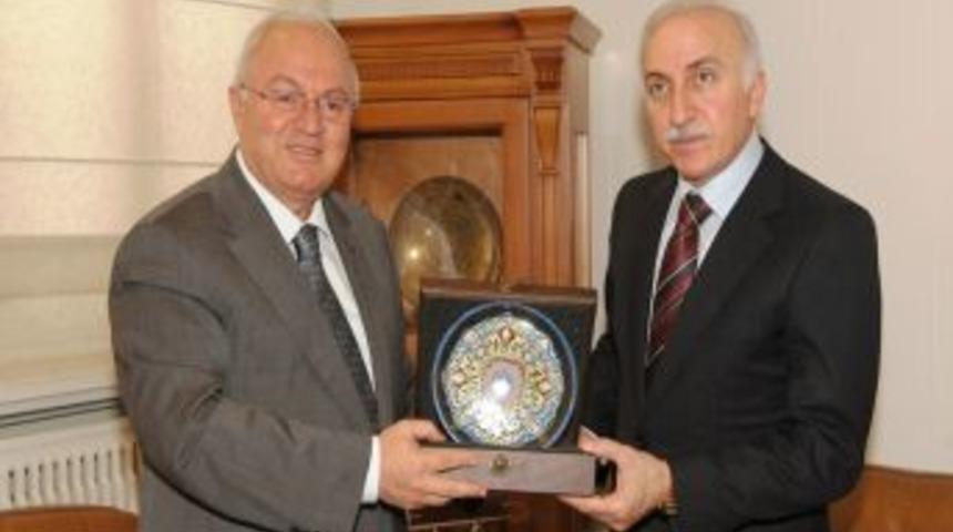 TRT Genel M&uuml;d&uuml;r&uuml; Şahin: T&uuml;rk&ccedil;evizyon&rsquo;a ilgiden memnunum