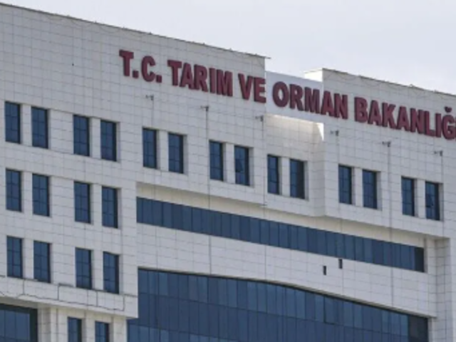 Adıyaman'da 8 milyar liralık sulama projeleri i&ccedil;in s&ouml;zleşmeler imzalandı