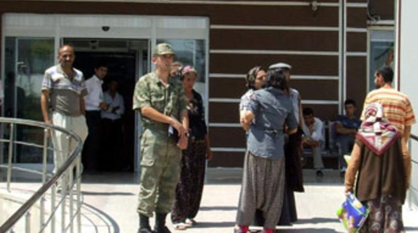 Eşinin d&ouml;vd&uuml;ğ&uuml; hamile kadın, polise sığındı