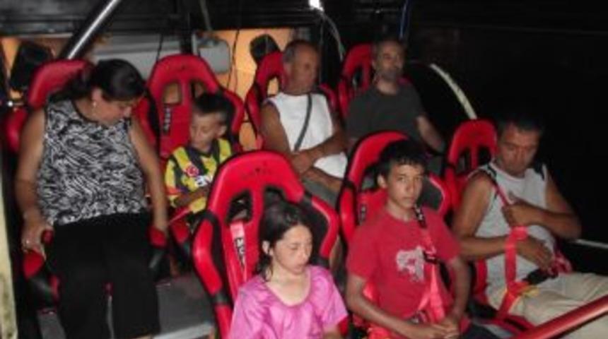 TIR'daki &uuml;&ccedil; boyutlu sinema Zeytinli'ye uğradı