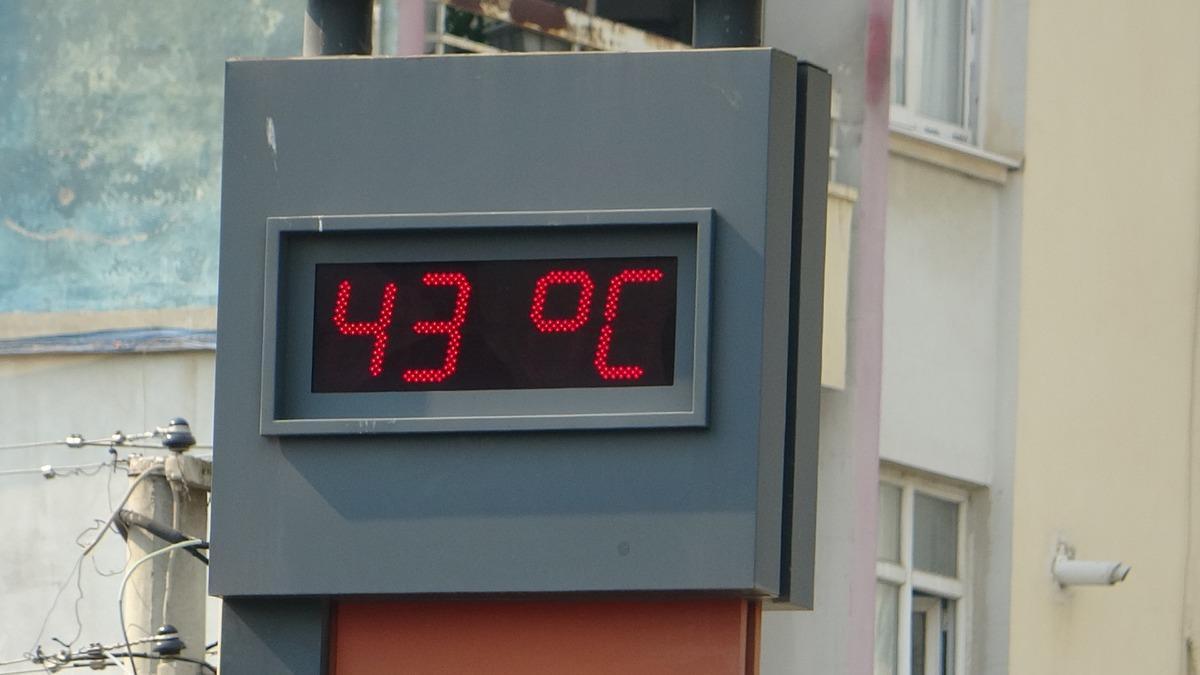 O şehir resmen kavruluyor! "G&uuml;neşle ateşkes imzalamak istiyoruz" deyip sıcağa şiir yazdılar 2