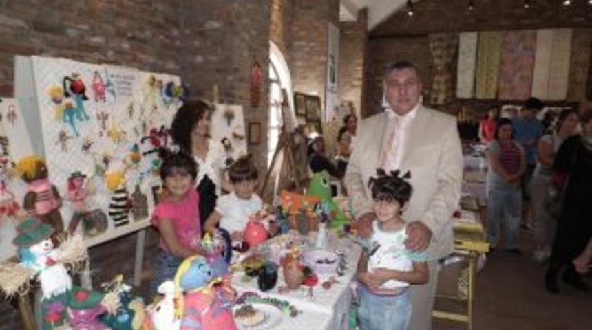 Sosyal Hizmetler sakinlerinin a&ccedil;tığı sergi g&ouml;r&uuml;c&uuml;ye &ccedil;ıktı