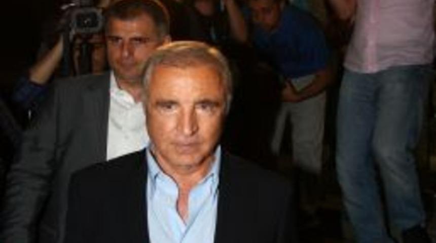 GS Başkanı Aysal: Transferleri kampa yetiştirmek istiyoruz