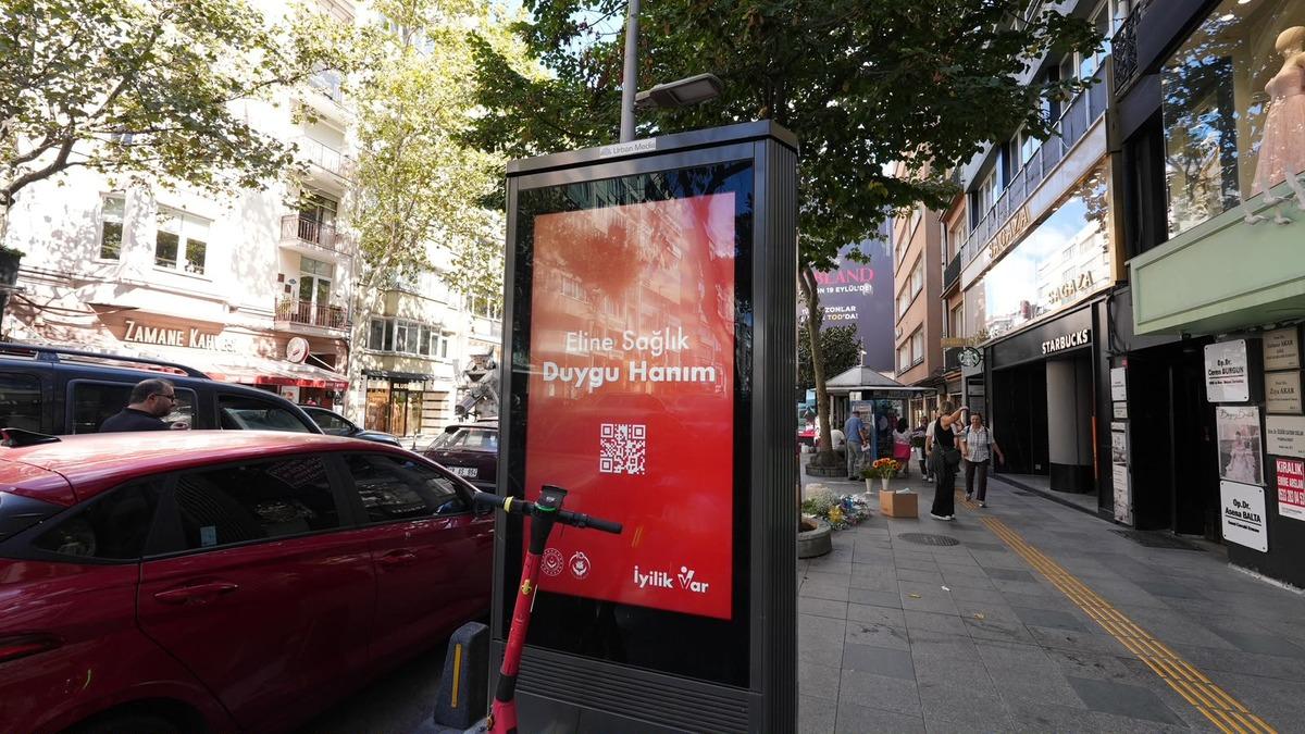 81 ildeki billboardlarda yer alan QR kodlu mesajlar merak uyandırdı 4