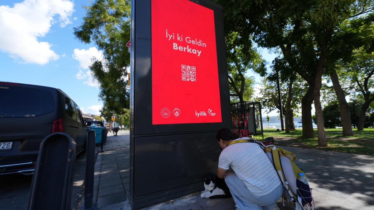 81 ildeki billboardlarda yer alan QR kodlu mesajlar merak uyandırdı 5