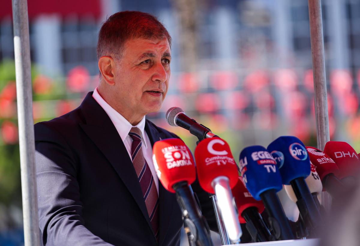 Telefonunu kapattı, talimat verdi! "Cemil Tugay AK Parti ye" iddiası: "Arayan olursa  Yurt dışında  deyin" 5