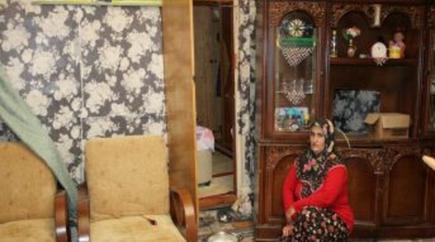 S&uuml;t ve peynirle evinde yılan n&ouml;beti tutuyor