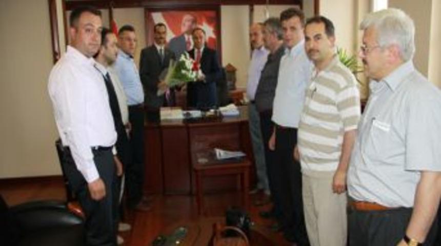 Memur-Sen Rize Şubesi&rsquo;nden Vali Hacım&uuml;ft&uuml;oğlu&rsquo;na ziyaret