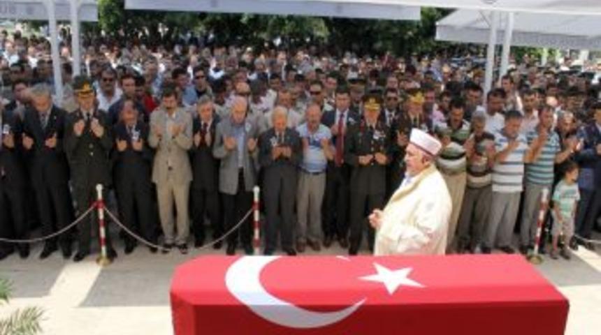 Şehit &Ouml;zkozanoğlu son yolculuğuna uğurlandı
