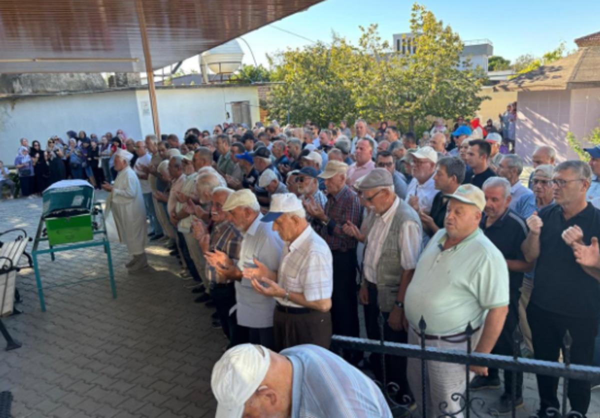 Usta oyuncu İlhami Adsal hayatını kaybetti! Köy mezarlığında toprağa verildi 3