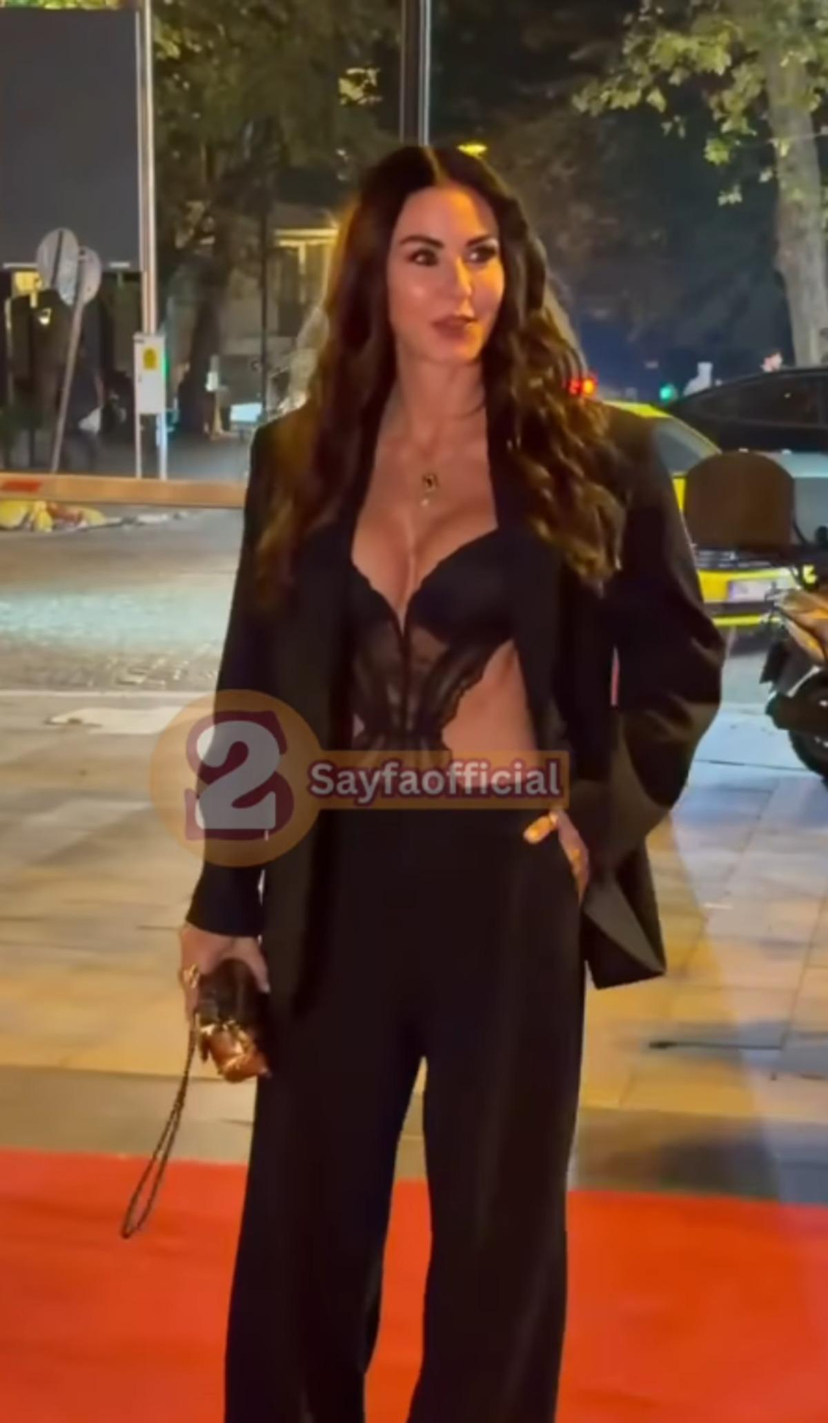 Defne Samyeli i&ccedil; &ccedil;amaşırı davetine damga vurdu! Cesur tarzı tam not aldı 2