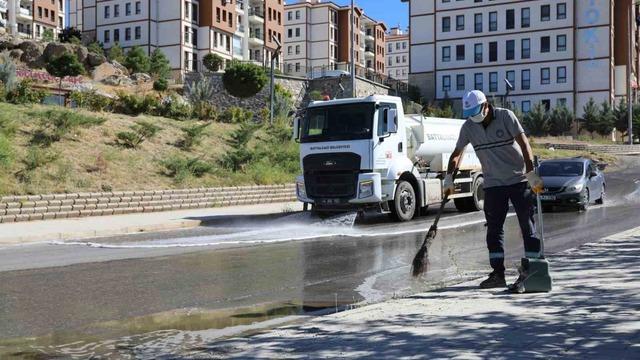 Battalgazi’de temizlik çalışmaları farklı noktalarda sürüyor