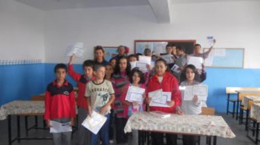 Polis karne dağıttı