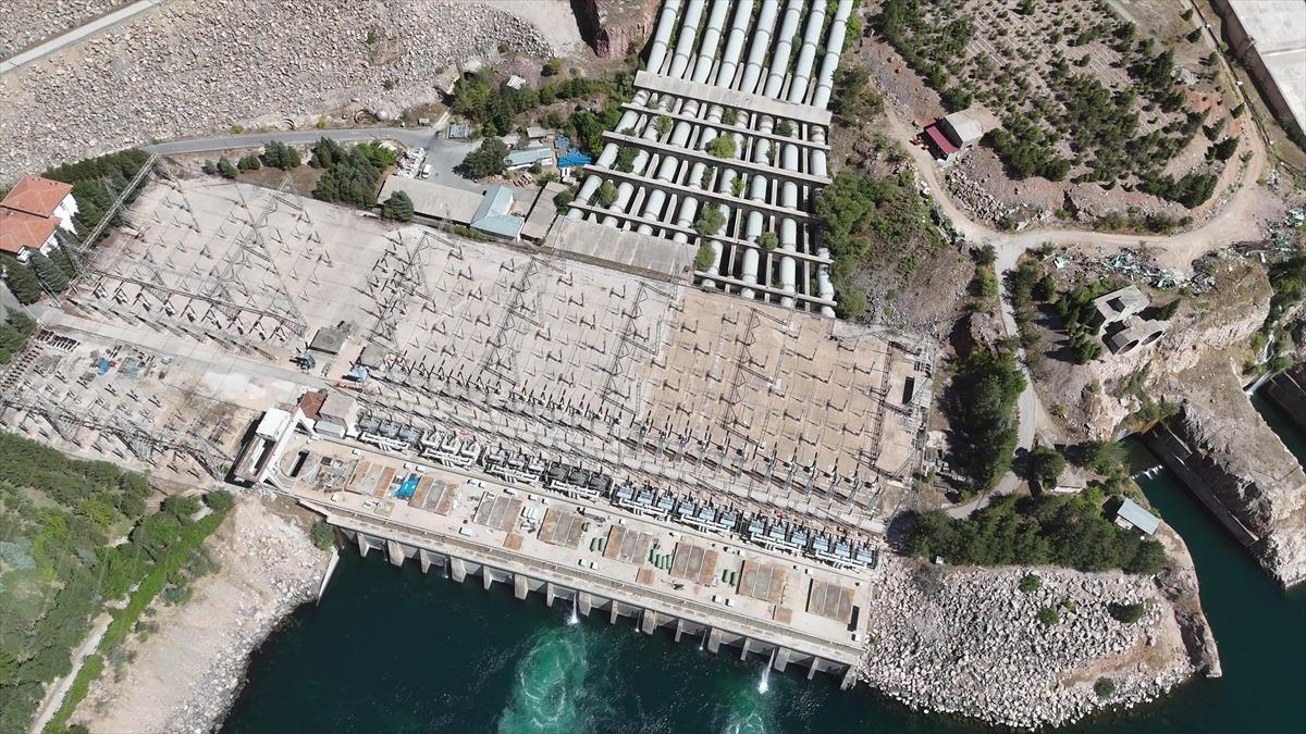 Keban HES 52 yılda yaklaşık 294 milyar kilovatsaat enerji üretti 1