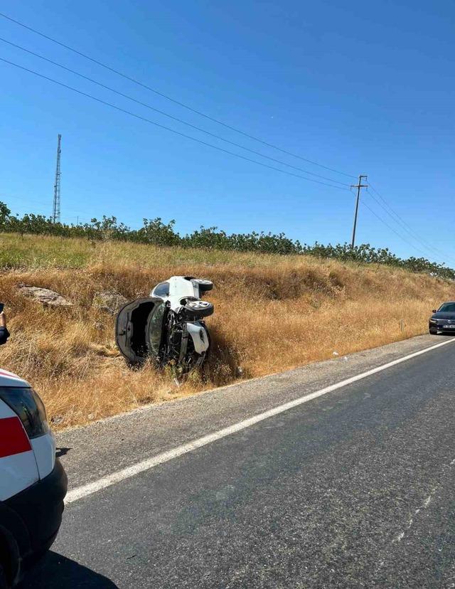 Kurtalan&rsquo;da takla atan otomobilin gen&ccedil; s&uuml;r&uuml;c&uuml;s&uuml; yaralandı 1