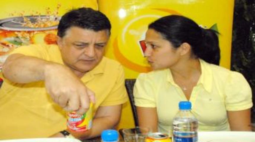 Yılmaz Vural: T&uuml;rk futbolcularımızın hepsi kaygılı ve yurtdışına gitmek istiyor