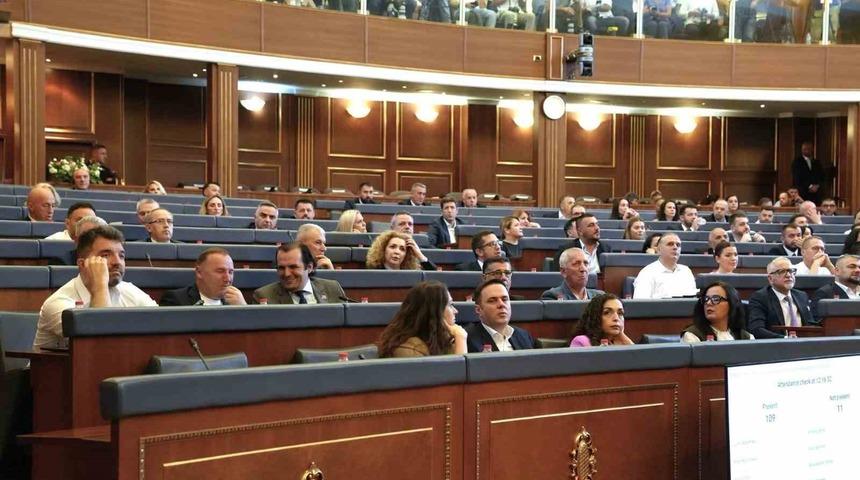 Kosova&rsquo;da meclis başkanı yeniden Albulena Haxhiu oldu