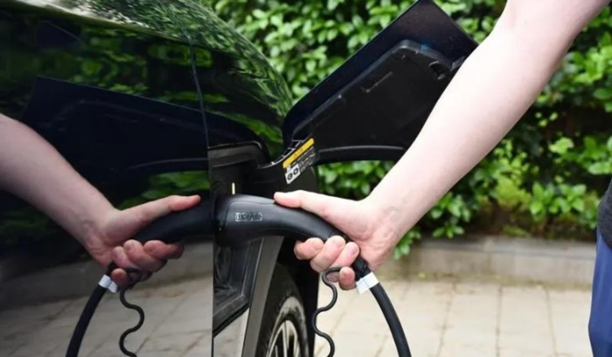 Elektrikli ara&ccedil;ların evde şarj edilmesi yasaklandı mı? A&ccedil;ıklama geldi 3
