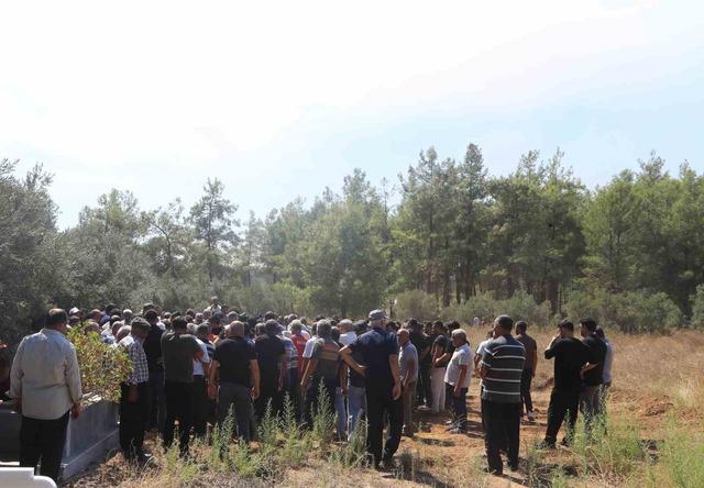 Aksu yangınında kalp krizi ge&ccedil;iren vatandaş son yolculuğuna uğurlandı 3