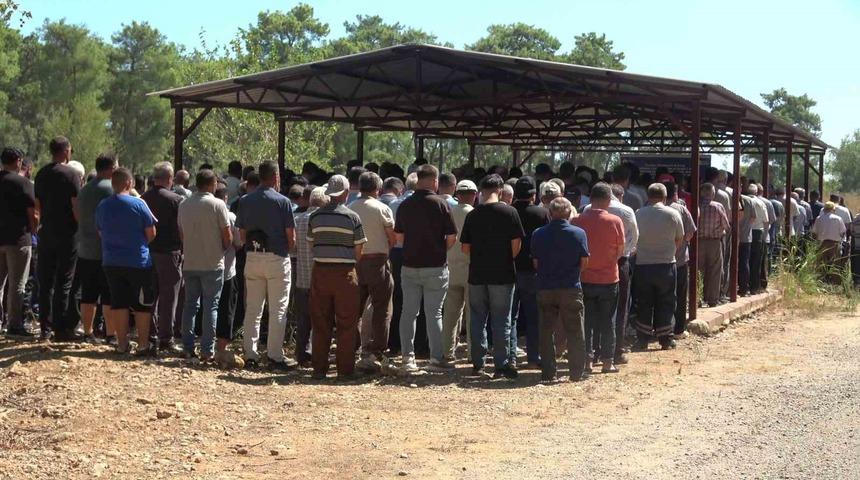 Aksu yangınında kalp krizi ge&ccedil;iren vatandaş son yolculuğuna uğurlandı