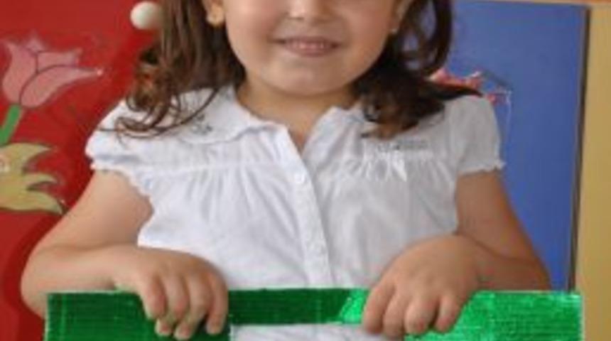 Balıkesir'de 300 bin &ouml;ğrenci karne sevinci yaşadı